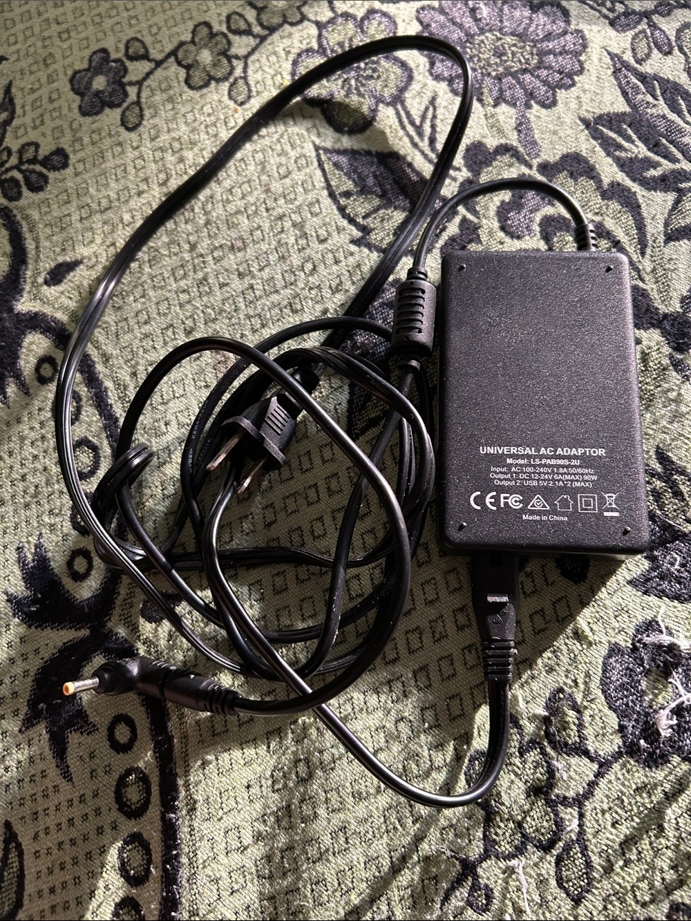 Universal AC Adapter Power Supply - Black